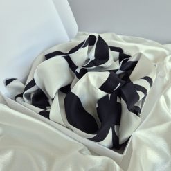 Étole en soie "Noir"